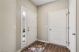 215 Silver Spg Cir, Elyria, OH 44035 - Photo 4