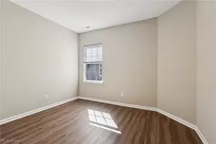 215 Silver Spg Cir, Elyria, OH 44035 - Photo 16