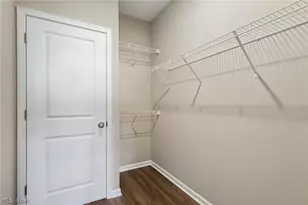215 Silver Spg Cir, Elyria, OH 44035 - Photo 14