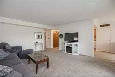 1105 Canyon View Road #204, Sagamore Hills, OH 44067 - Photo 10