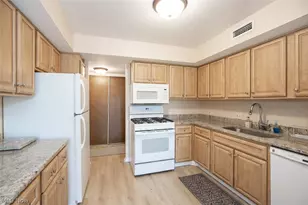 1105 Canyon View Rd, Sagamore Hills, OH 44067 - Photo 6