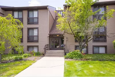 1105 Canyon View Road #204, Sagamore Hills, OH 44067 - Photo 2