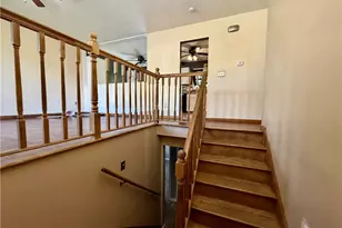 1128 Oakwood Dr, Vermilion, OH 44089 - Photo 2