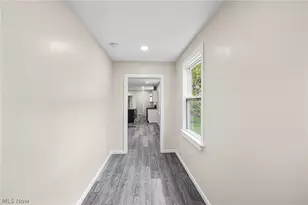 3229 W 52nd St, Loveland, OH 44102 - Photo 4