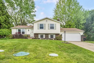 1044 Tumbleweed Street NE, Uniontown, OH 44685 - Photo 2