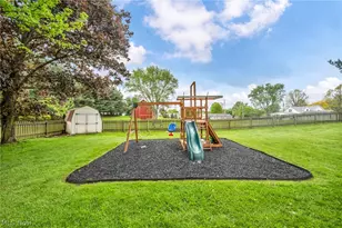 1044 Tumbleweed St NE, Uniontown, OH 44685 - Photo 28