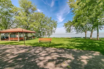 17709 Crestland Road, Loveland, OH 44119 - Photo 14
