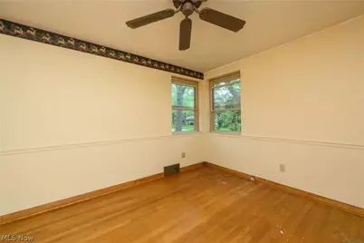 905 Pineview Avenue SE, North Canton, OH 44720 - Photo 14