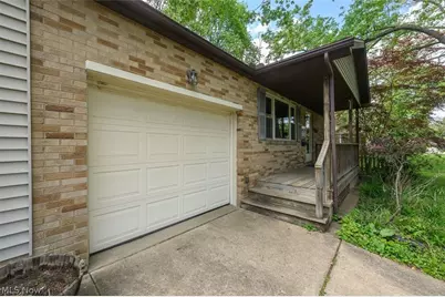 905 Pineview Avenue SE, North Canton, OH 44720 - Photo 4