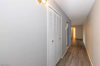 521 Tollis Parkway #288, Grandview Heights, OH 44147 - Photo 2