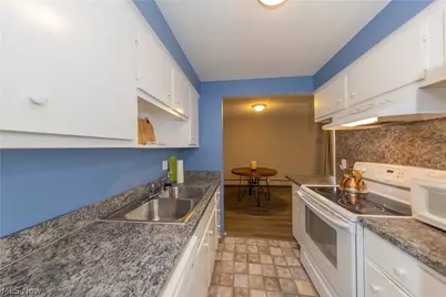 521 Tollis Parkway #288, Grandview Heights, OH 44147 - Photo 12