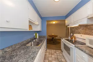 521 Tollis Pkwy, Grandview Heights, OH 44147 - Photo 12