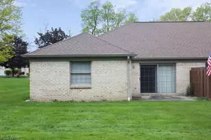 810 Southwestern Run, Poland, OH 44514 - Photo 2