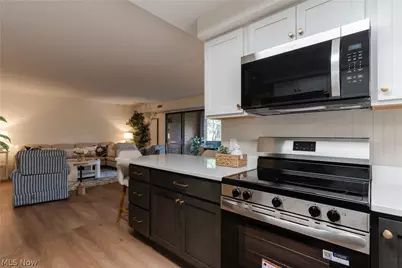 935 Canyon View Road #202, Sagamore Hills, OH 44067 - Photo 14