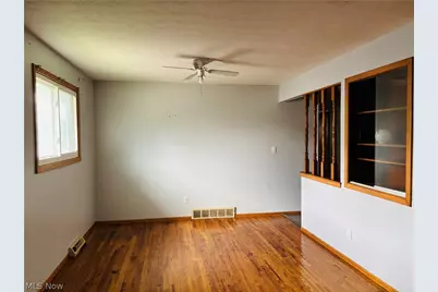 24401 Russell Avenue, Euclid, OH 44123 - Photo 10