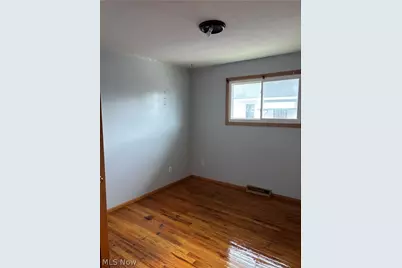 24401 Russell Avenue, Euclid, OH 44123 - Photo 6