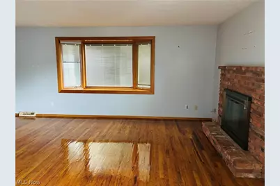 24401 Russell Avenue, Euclid, OH 44123 - Photo 4