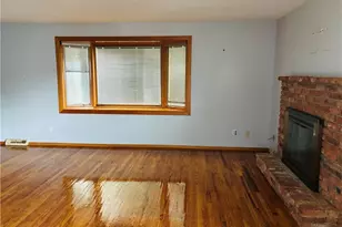 24401 Russell Ave, Euclid, OH 44123 - Photo 4