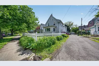 135 Byers Avenue, Akron, OH 44302 - Photo 2