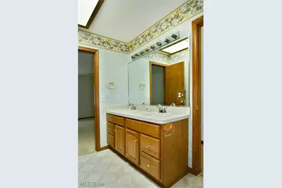 23 Eagle Pointe, Cortland, OH 44410 - Photo 28