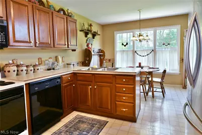502 Turnberry Court NE, Warren, OH 44484 - Photo 16