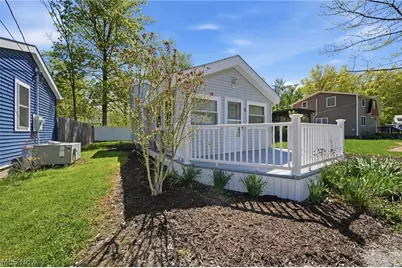 5825 Lake Road, Ashtabula, OH 44004 - Photo 2