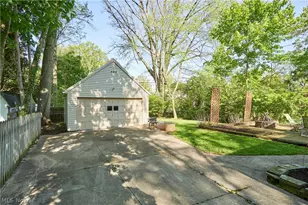 126 Bennington Rd, Akron, OH 44313 - Photo 22