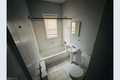 15610 Van Aken Boulevard #4, Huber Heights, OH 44120 - Photo 8