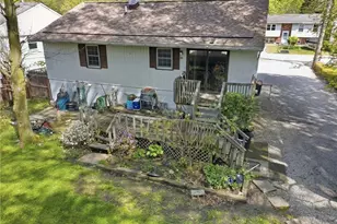 1358 E 27th St, Ashtabula, OH 44004 - Photo 2