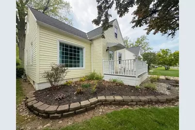 482 E 329th Street, Willowick, OH 44095 - Photo 2