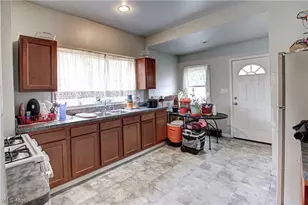 635 E 115th St, Loveland, OH 44108 - Photo 6