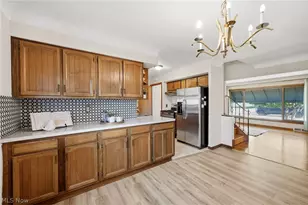 30401 Harrison St, Willowick, OH 44095 - Photo 10