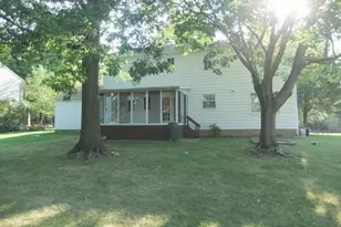 620 Beaverbrook Dr, Akron, OH 44333 - Photo 2