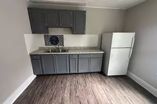 9710 Aetna Rd, Loveland, OH 44105 - Photo 10