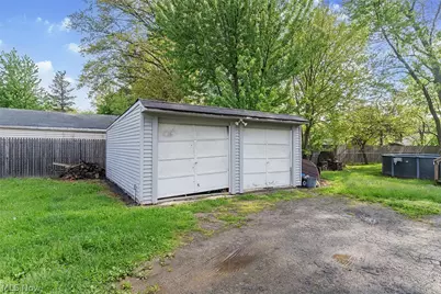 4289 W 229th Street, Fairview Park, OH 44126 - Photo 18