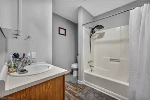 1529 Benjamin Ct, Kent, OH 44240 - Photo 8