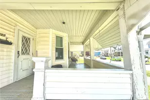 427 Columbia Ave, Williamstown, WV 26187 - Photo 4