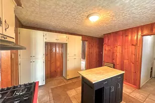 427 Columbia Ave, Williamstown, WV 26187 - Photo 16