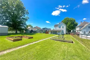 427 Columbia Ave, Williamstown, WV 26187 - Photo 28