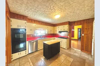 427 Columbia Avenue, Williamstown, WV 26187 - Photo 14