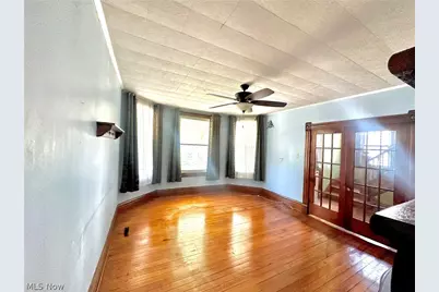 427 Columbia Avenue, Williamstown, WV 26187 - Photo 8