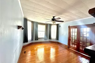 427 Columbia Ave, Williamstown, WV 26187 - Photo 8