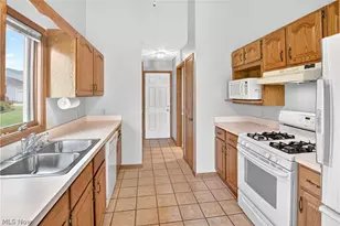 3357 James Blvd, Brunswick, OH 44212 - Photo 6