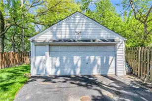 1533 E 195th St, Euclid, OH 44117 - Photo 26