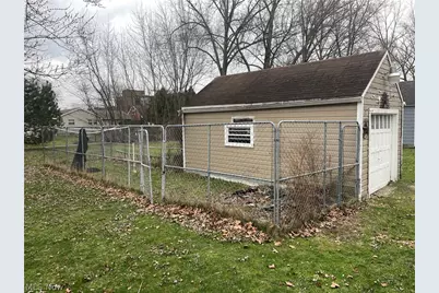 625 Meadowbrook Avenue SE, Warren, OH 44484 - Photo 2