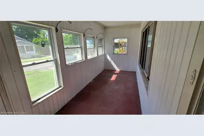 647 Columbia Avenue, Akron, OH 44310 - Photo 10