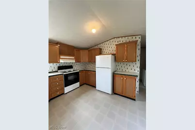 28 Thomas Boulevard NW, Massillon, OH 44647 - Photo 10