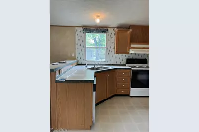 28 Thomas Boulevard NW, Massillon, OH 44647 - Photo 8