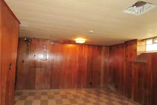 25250 Treadwell Ave, Euclid, OH 44117 - Photo 18