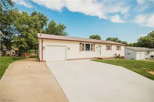 239 Locust Dr, Mineral Wells, WV 26150 - Photo 4